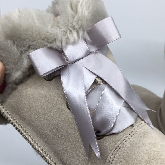 Lamo Audrey Suede and faux fur lined Boots in Dove Gray & Tan Sz 9 ribbon detail - Picture 16 of 16